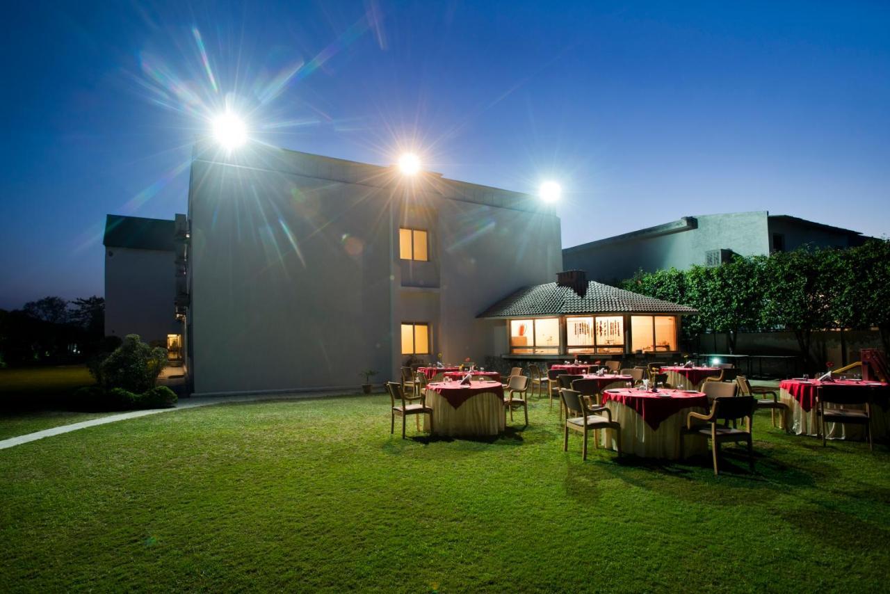 The Manor Kashipur By Leisure Hotels Exterior photo